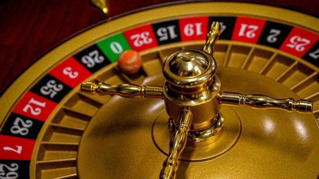 roulette online beginners, how to play roulette online 2026, online roulette tips beginners, roulette strategy for beginners, best online roulette sites 2026, online roulette rules, roulette betting strategies, best online casinos roulette, roulette beginner guide 2026, online gambling roulette